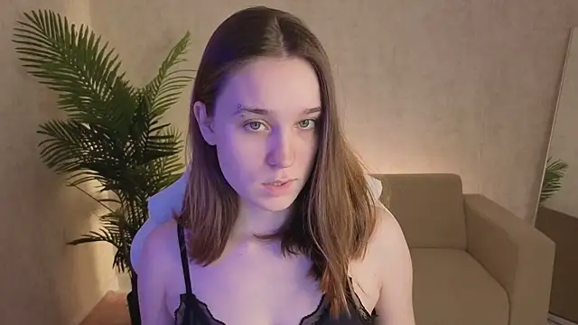 Snapshot of SweetieBlush chatting on 04.22.26 SweetieBlush online show from 04.22.26
