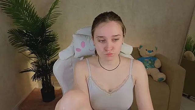Snapshot of SweetieBlush chatting on 04.28.26 SweetieBlush online show from 04.28.26