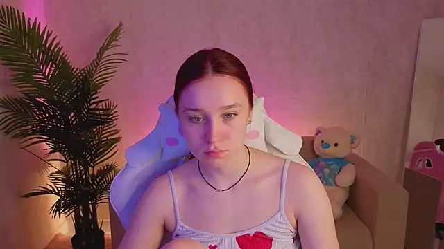 Snapshot of SweetieBlush chatting on 05.11.26 SweetieBlush online show from 05.11.26