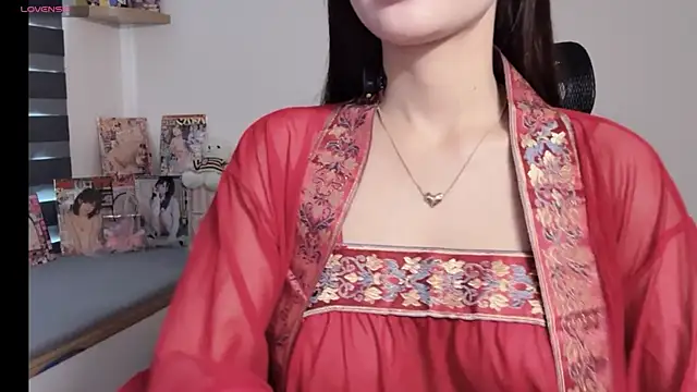 Snapshot of Reina_Sweet chatting on 05.06.26 Reina Sweet online show from 05.06.26