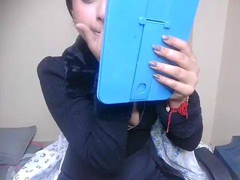 Snapshot of NANCY_OBEROYE chatting on 05.17.26 NANCY OBEROYE online show from 05.17.26