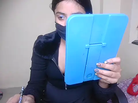 Snapshot of NANCY_OBEROYE chatting on 05.20.26 NANCY OBEROYE online show from 05.20.26