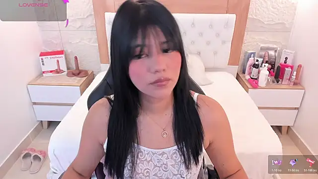 Snapshot of MILLYEVANS1 chatting on 06.26.26 MILLYEVANS1 online show from 06.26.26