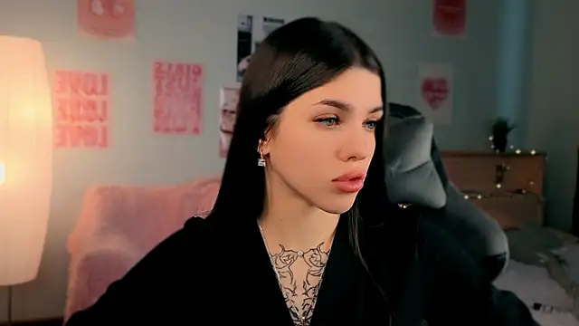Snapshot of molly_rettyy chatting on 04.18.26 molly rettyy online show from 04.18.26