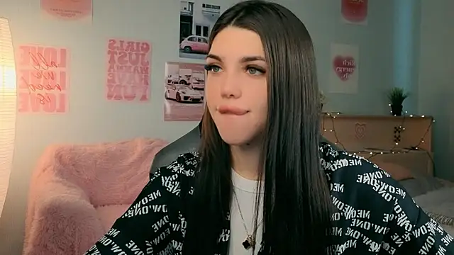 Snapshot of molly_rettyy chatting on 04.30.26 molly rettyy online show from 04.30.26