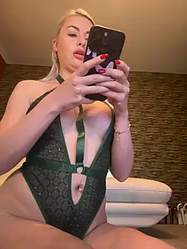 Snapshot of Any_Anytta chatting on 05.25.26 Any Anytta online show from 05.25.26