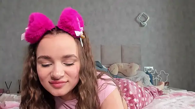 AlinaLuxxx online show from 04.23.26