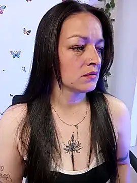 Snapshot of Isa_bluee chatting on 04.08.26 Isa bluee online show from 04.08.26