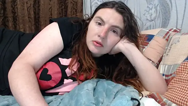 Snapshot of HettySouressx chatting on 04.15.26 HettySouressx online show from 04.15.26