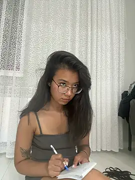 Snapshot of Z_Milll chatting on 07.16.26 Z Milll online show from 07.16.26