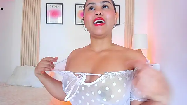 Snapshot of lia_stuart1 chatting on 04.04.26 lia stuart1 online show from 04.04.26