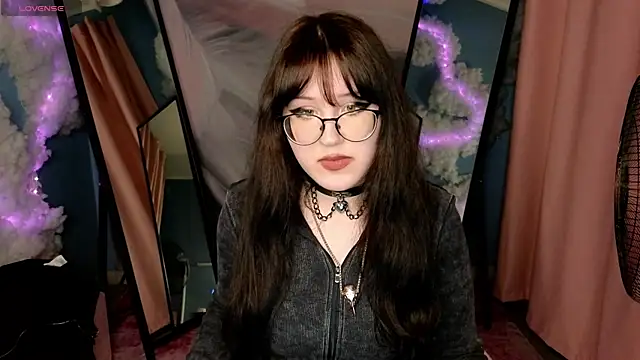 Laura  Wilson online show from 04.08.26