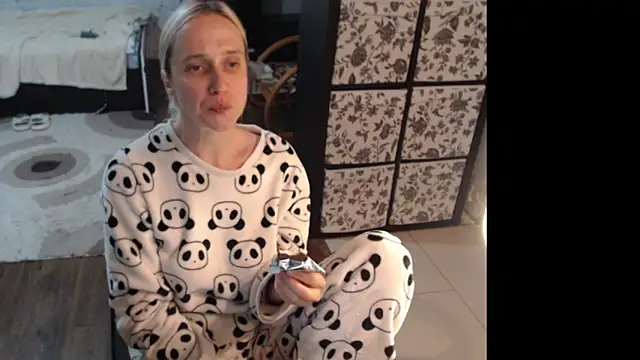 Snapshot of Sweet_hot_shrmp chatting on 06.19.26 Sweet hot shrmp online show from 06.19.26