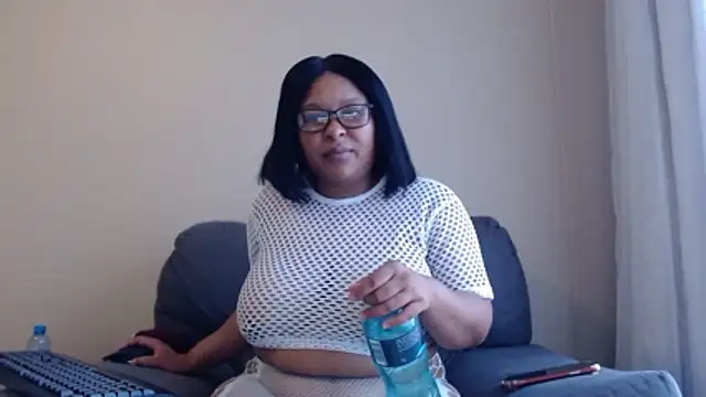 Snapshot of xxZoeyx chatting on 01.18.26 xxZoeyx online show from 01.18.26