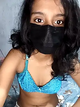 Snapshot of manu_babe chatting on 04.26.26 manu babe online show from 04.26.26