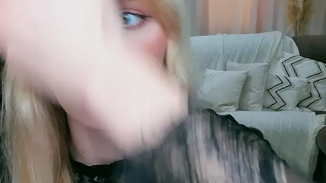 blonde  flirt online show from 04.09.26