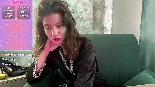Snapshot of SelenaKiss_ chatting on 04.18.26 SelenaKiss online show from 04.18.26