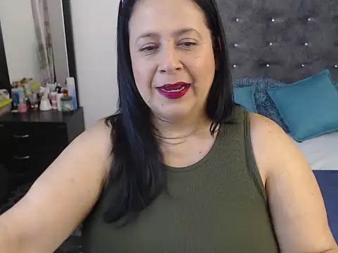 Snapshot of carlareyesk977 chatting on 04.04.26 carlareyesk977 online show from 04.04.26