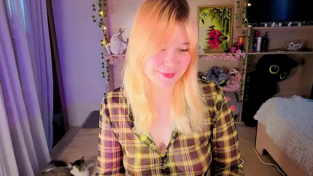 Snapshot of unburnedgirl chatting on 04.04.26 unburnedgirl online show from 04.04.26