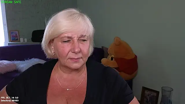 Snapshot of Milane_Milky chatting on 07.14.26 Milane Milky online show from 07.14.26