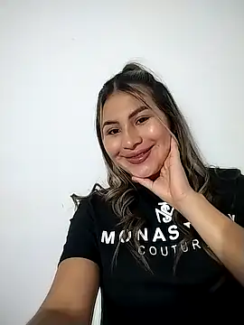 Snapshot of Esty-xxx chatting on 04.11.26 Esty-xxx online show from 04.11.26