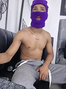 Snapshot of big_cock2016 chatting on 04.22.26 big cock2016 online show from 04.22.26