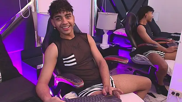 MiikeOthon online show from 04.02.26