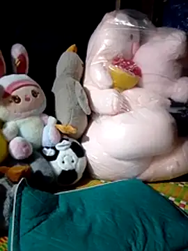 Snapshot of Mi-Naney chatting on 07.14.26 Mi-Naney online show from 07.14.26