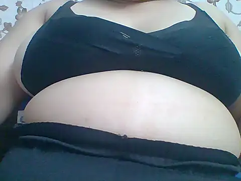 Snapshot of First_sexywoman chatting on 04.17.26 First sexywoman online show from 04.17.26