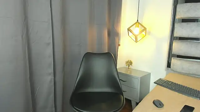 Alantaylorr  online show from 07.14.26