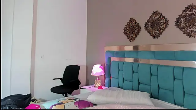 Snapshot of SarahLarsson chatting on 05.24.26 SarahLarsson online show from 05.24.26