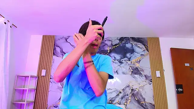 Snapshot of Angel_lux444 chatting on 04.01.26 Angel lux444 online show from 04.01.26