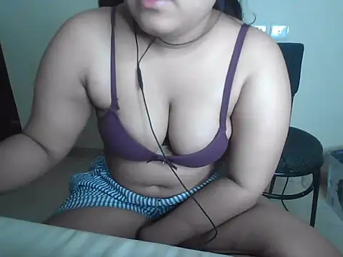 Snapshot of Bitchin_Riya chatting on 04.05.26 Bitchin Riya online show from 04.05.26