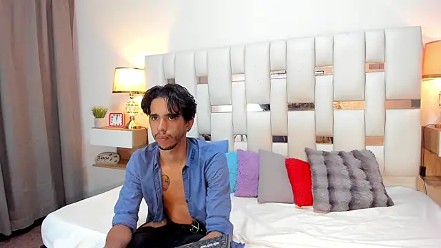 Snapshot of Alessandro_Abruzzo chatting on 04.16.26 Alessandro Abruzzo online show from 04.16.26