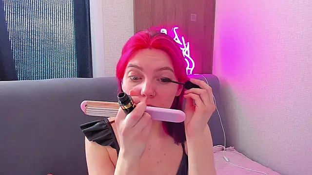 Marie Reyess online show from 04.14.26