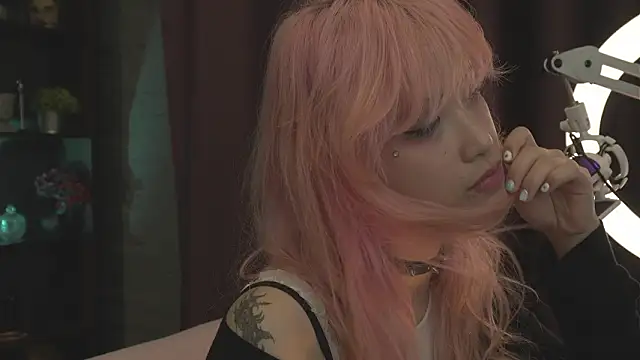 MikuMikiLeak online show from 04.01.26