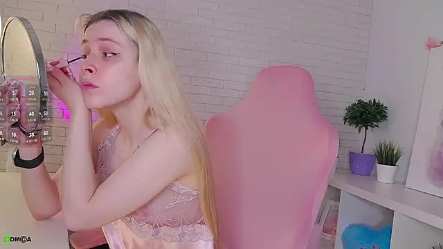 Snapshot of AmmyShaw chatting on 04.07.26 AmmyShaw online show from 04.07.26