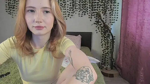 Snapshot of Leona_Vixen chatting on 04.18.26 Leona Vixen online show from 04.18.26