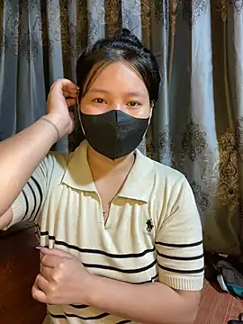 Snapshot of Mely2005 chatting on 04.07.26 Mely2005 online show from 04.07.26