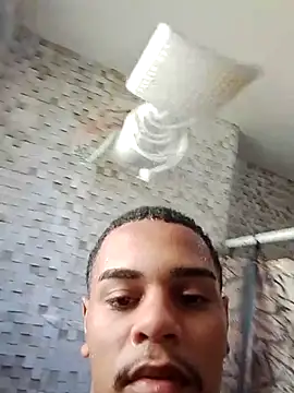 Snapshot of Lc022g chatting on 04.13.26 Lc022g online show from 04.13.26