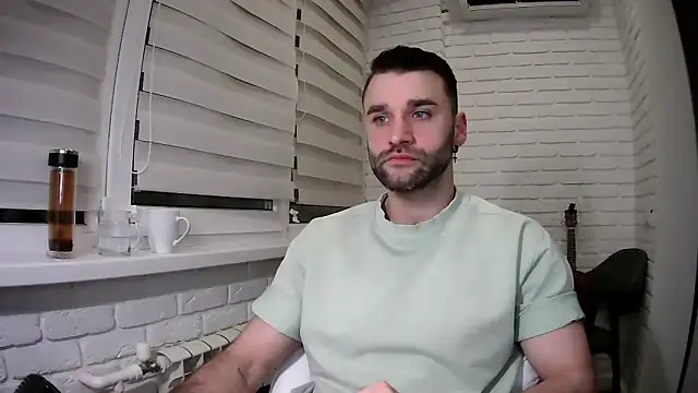 Snapshot of DaddySlava chatting on 04.09.26 DaddySlava online show from 04.09.26