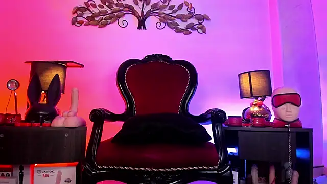 Snapshot of Madamedaphne_ chatting on 07.10.26 Madamedaphne online show from 07.10.26
