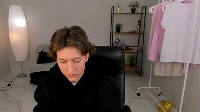 Snapshot of Klare_Jinn chatting on 04.04.26 Klare Jinn online show from 04.04.26