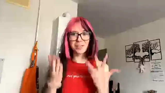 Snapshot of WifeAileen chatting on 04.14.26 WifeAileen online show from 04.14.26