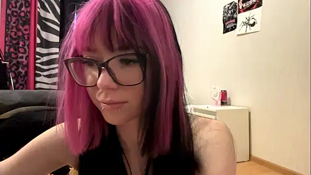 Snapshot of WifeAileen chatting on 05.26.26 WifeAileen online show from 05.26.26