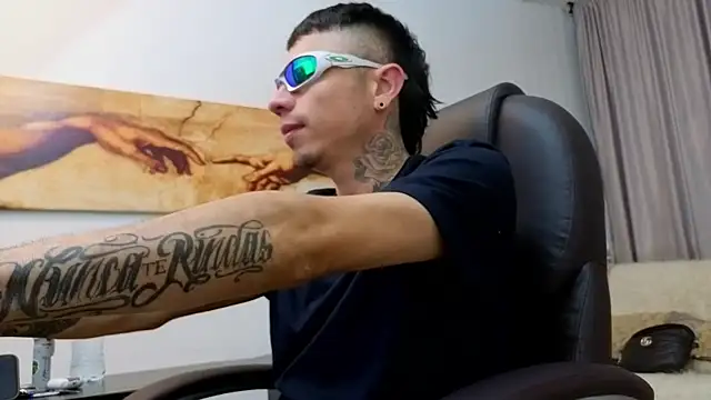 Snapshot of Charlie_Foxie chatting on 04.03.26 Charlie Foxie online show from 04.03.26