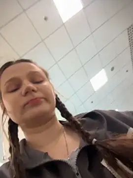 Snapshot of LilMisa chatting on 04.08.26 LilMisa online show from 04.08.26