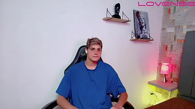 Snapshot of flaquito___ chatting on 04.05.26 flaquito online show from 04.05.26