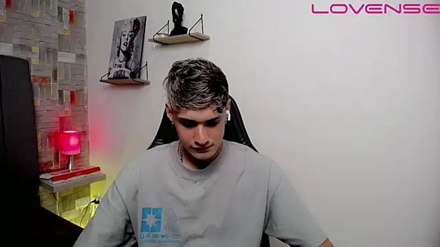Snapshot of flaquito___ chatting on 04.21.26 flaquito online show from 04.21.26