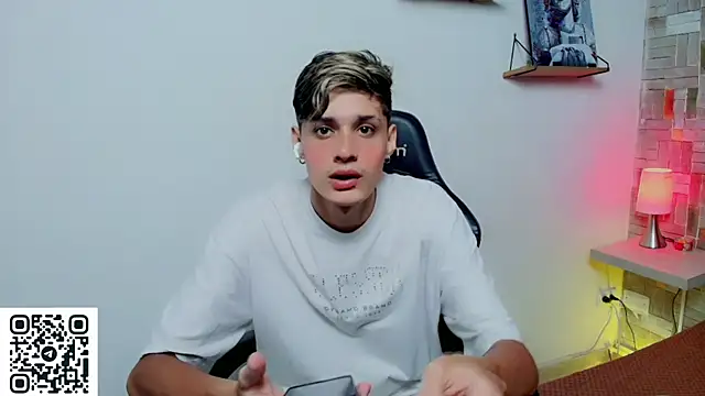 Snapshot of flaquito___ chatting on 05.21.26 flaquito online show from 05.21.26